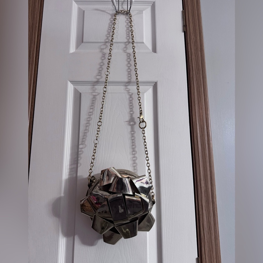 Betsey Johnson Gold Christmas Bow Crossbody Purse - Picture 10 of 15